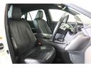 厚みがあって、座り心地のいいシート。運転席も助手席もリラックスしてゆったりと座れます。