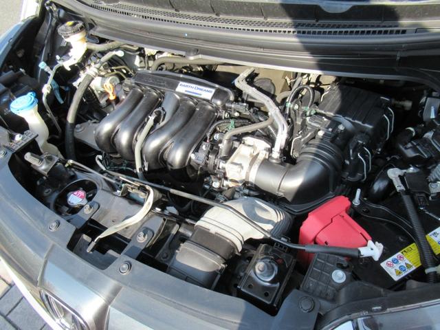 フリード 　ホンダセンシング　２列目リフトＵＰシート　福祉車両　純正ナビ　バックカメラ　ＬＥＤヘッドライト　アダプティブクルーズ　１オーナー　禁煙車　記録簿　前後ドラレコ　追突軽減ブレーキ　レーンキープ　４人乗（5枚目）