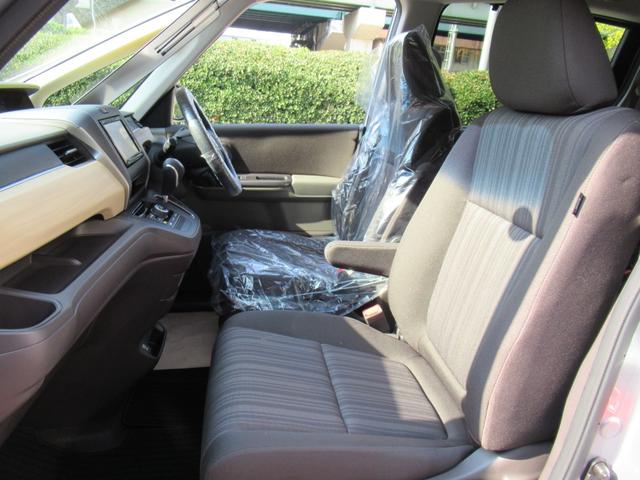 フリード 　ホンダセンシング　２列目リフトＵＰシート　福祉車両　純正ナビ　バックカメラ　ＬＥＤヘッドライト　アダプティブクルーズ　１オーナー　禁煙車　記録簿　前後ドラレコ　追突軽減ブレーキ　レーンキープ　４人乗（17枚目）