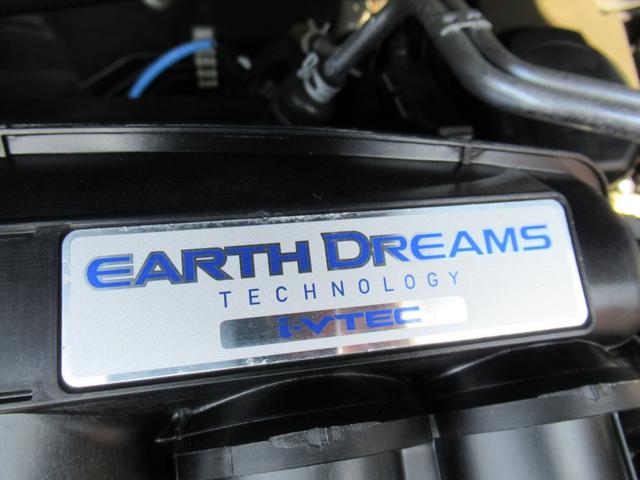 フリード 　ホンダセンシング　２列目リフトＵＰシート　福祉車両　純正ナビ　バックカメラ　ＬＥＤヘッドライト　アダプティブクルーズ　１オーナー　禁煙車　記録簿　前後ドラレコ　追突軽減ブレーキ　レーンキープ　４人乗（22枚目）