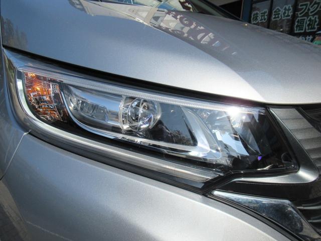 フリード 　ホンダセンシング　２列目リフトＵＰシート　福祉車両　純正ナビ　バックカメラ　ＬＥＤヘッドライト　アダプティブクルーズ　１オーナー　禁煙車　記録簿　前後ドラレコ　追突軽減ブレーキ　レーンキープ　４人乗（43枚目）