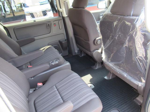 フリード 　ホンダセンシング　２列目リフトＵＰシート　福祉車両　純正ナビ　バックカメラ　ＬＥＤヘッドライト　アダプティブクルーズ　１オーナー　禁煙車　記録簿　前後ドラレコ　追突軽減ブレーキ　レーンキープ　４人乗（58枚目）