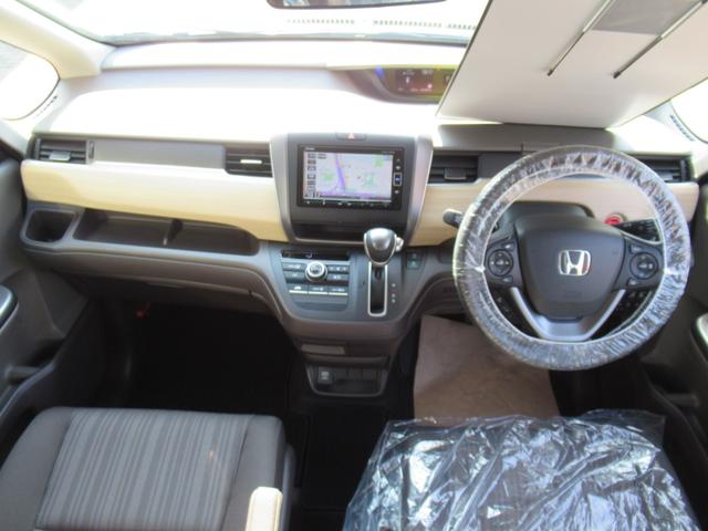 フリード 　ホンダセンシング　２列目リフトＵＰシート　福祉車両　純正ナビ　バックカメラ　ＬＥＤヘッドライト　アダプティブクルーズ　１オーナー　禁煙車　記録簿　前後ドラレコ　追突軽減ブレーキ　レーンキープ　４人乗（60枚目）