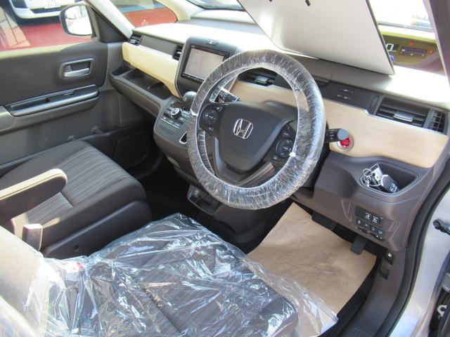フリード 　ホンダセンシング　２列目リフトＵＰシート　福祉車両　純正ナビ　バックカメラ　ＬＥＤヘッドライト　アダプティブクルーズ　１オーナー　禁煙車　記録簿　前後ドラレコ　追突軽減ブレーキ　レーンキープ　４人乗（63枚目）