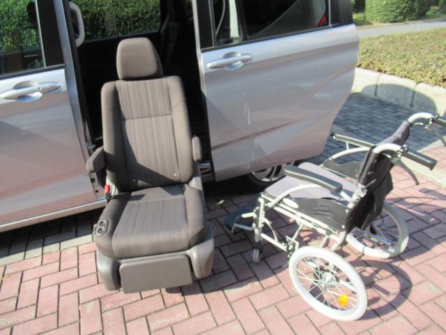 フリード 　ホンダセンシング　２列目リフトＵＰシート　福祉車両　純正ナビ　バックカメラ　ＬＥＤヘッドライト　アダプティブクルーズ　１オーナー　禁煙車　記録簿　前後ドラレコ　追突軽減ブレーキ　レーンキープ　４人乗（77枚目）