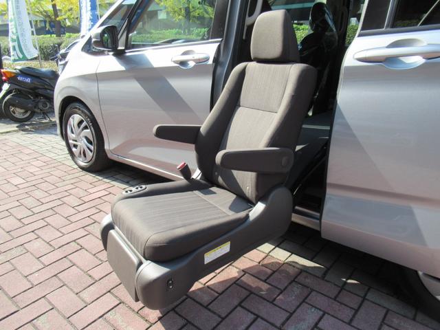 フリード 　ホンダセンシング　２列目リフトＵＰシート　福祉車両　純正ナビ　バックカメラ　ＬＥＤヘッドライト　アダプティブクルーズ　１オーナー　禁煙車　記録簿　前後ドラレコ　追突軽減ブレーキ　レーンキープ　４人乗（78枚目）