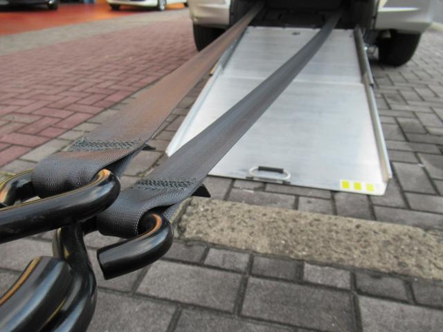 フリード Ｇ　車イス移動車　福祉車両　電動ウィンチリモコン付　禁煙車　アルミスロープ　左側Ｐスライドドア　キーレスキー　イクリプスメモリーナビ　フロントコーナーセンサー　オートＨＩＤヘッドライト　ＥＴＣ　バックＣ（22枚目）