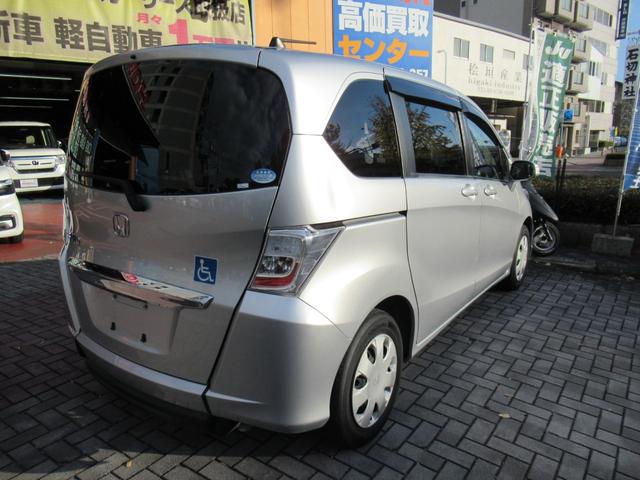 フリード Ｇ　車イス移動車　福祉車両　電動ウィンチリモコン付　禁煙車　アルミスロープ　左側Ｐスライドドア　キーレスキー　イクリプスメモリーナビ　フロントコーナーセンサー　オートＨＩＤヘッドライト　ＥＴＣ　バックＣ（29枚目）