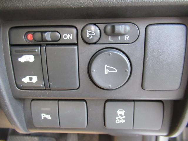 フリード Ｇ　車イス移動車　福祉車両　電動ウィンチリモコン付　禁煙車　アルミスロープ　左側Ｐスライドドア　キーレスキー　イクリプスメモリーナビ　フロントコーナーセンサー　オートＨＩＤヘッドライト　ＥＴＣ　バックＣ（68枚目）