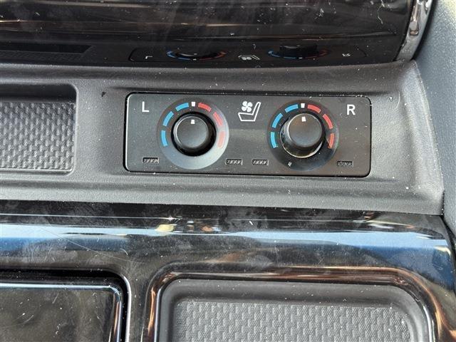 ヴェルファイア ２．５Ｚ　Ｇエディション　禁煙車　サンルーフ　黒半革　両側パワースライドドア　純正ＳＤナビ　フリップダウンモニター　パワーバックドア　パワーシート　シートメモリ　キャプテンシート　オットマン　バックカメラ　ＥＴＣ（2枚目）