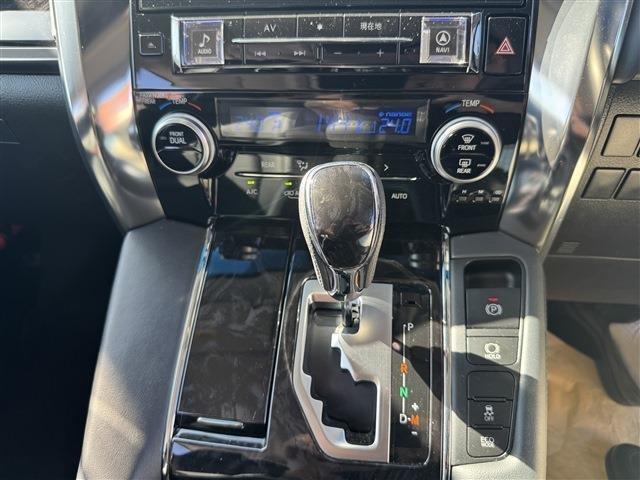 ヴェルファイア ２．５Ｚ　Ｇエディション　禁煙車　サンルーフ　黒半革　両側パワースライドドア　純正ＳＤナビ　フリップダウンモニター　パワーバックドア　パワーシート　シートメモリ　キャプテンシート　オットマン　バックカメラ　ＥＴＣ（3枚目）