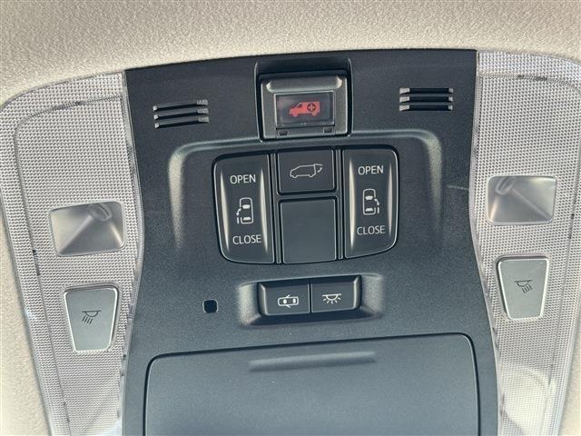 ヴェルファイア ２．５Ｚ　Ｇエディション　禁煙車　サンルーフ　黒半革　両側パワースライドドア　純正ＳＤナビ　フリップダウンモニター　パワーバックドア　パワーシート　シートメモリ　キャプテンシート　オットマン　バックカメラ　ＥＴＣ（6枚目）
