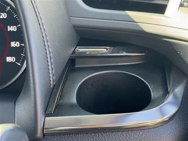 ヴェルファイア ２．５Ｚ　Ｇエディション　禁煙車　サンルーフ　黒半革　両側パワースライドドア　純正ＳＤナビ　フリップダウンモニター　パワーバックドア　パワーシート　シートメモリ　キャプテンシート　オットマン　バックカメラ　ＥＴＣ（8枚目）