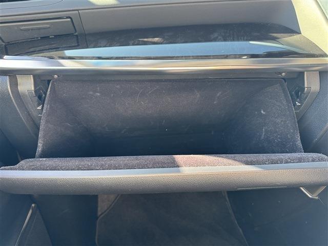 ヴェルファイア ２．５Ｚ　Ｇエディション　禁煙車　サンルーフ　黒半革　両側パワースライドドア　純正ＳＤナビ　フリップダウンモニター　パワーバックドア　パワーシート　シートメモリ　キャプテンシート　オットマン　バックカメラ　ＥＴＣ（9枚目）