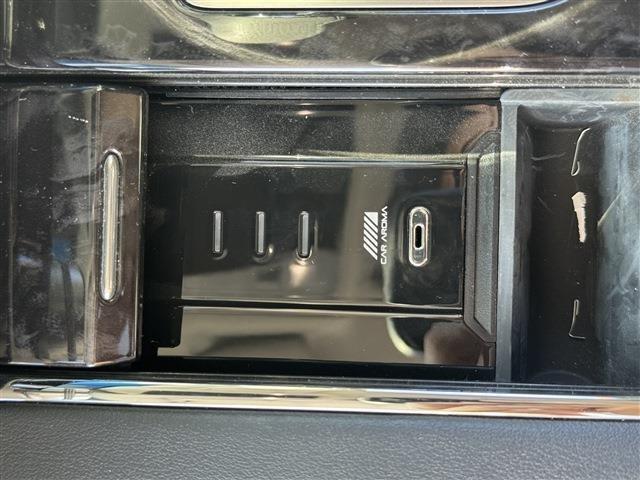 ヴェルファイア ２．５Ｚ　Ｇエディション　禁煙車　サンルーフ　黒半革　両側パワースライドドア　純正ＳＤナビ　フリップダウンモニター　パワーバックドア　パワーシート　シートメモリ　キャプテンシート　オットマン　バックカメラ　ＥＴＣ（15枚目）