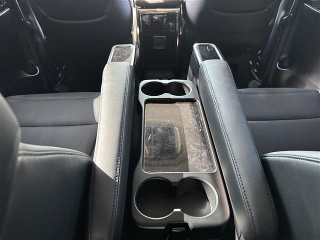 ヴェルファイア ２．５Ｚ　Ｇエディション　禁煙車　サンルーフ　黒半革　両側パワースライドドア　純正ＳＤナビ　フリップダウンモニター　パワーバックドア　パワーシート　シートメモリ　キャプテンシート　オットマン　バックカメラ　ＥＴＣ（18枚目）