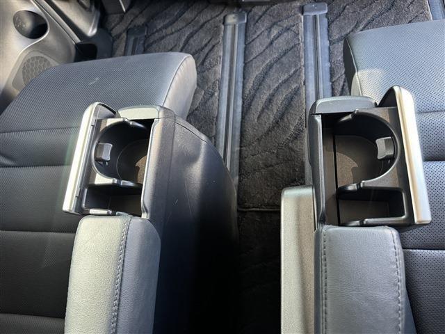 ヴェルファイア ２．５Ｚ　Ｇエディション　禁煙車　サンルーフ　黒半革　両側パワースライドドア　純正ＳＤナビ　フリップダウンモニター　パワーバックドア　パワーシート　シートメモリ　キャプテンシート　オットマン　バックカメラ　ＥＴＣ（19枚目）