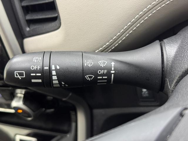 セレナ ハイウェイスター　Ｖセレクション　純正ナビ　両側パワースライドドア　アラウンドビューモニター　フリップダウンモニター　ＬＥＤヘッドライトフルセグＴＶ／ＣＤ／ＤＶＤ／Ｂｌｕｅｔｏｏｔｈ（9枚目）