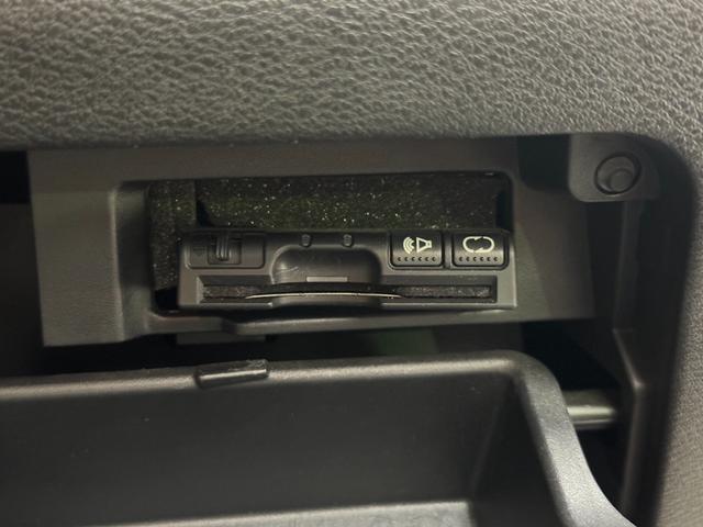 セレナ ハイウェイスター　Ｖセレクション　純正ナビ　両側パワースライドドア　アラウンドビューモニター　フリップダウンモニター　ＬＥＤヘッドライトフルセグＴＶ／ＣＤ／ＤＶＤ／Ｂｌｕｅｔｏｏｔｈ（14枚目）