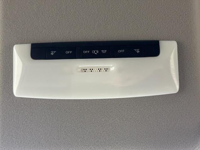 セレナ ハイウェイスター　Ｖセレクション　純正ナビ　両側パワースライドドア　アラウンドビューモニター　フリップダウンモニター　ＬＥＤヘッドライトフルセグＴＶ／ＣＤ／ＤＶＤ／Ｂｌｕｅｔｏｏｔｈ（19枚目）