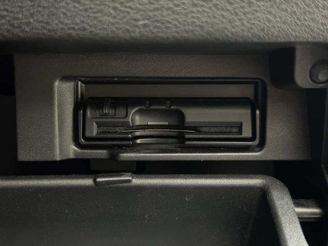 セレナ ハイウェイスターG プロパイロットエディション 両側パワースライドドア 純正9インチナビ フルセグTV/CD/DVD/Bluetooth LEDヘッドライト 純正アルミホイール プロパイロット(11枚目)