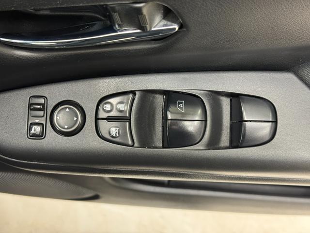 セレナ ハイウェイスター　純正ナビ　アラウンドビューモニター　後席モニター　左右スライドドア　ＬＥＤヘッド・フォグライト　運転支援システム　ＥＴＣ　フルセグＴＶ／ＣＤ／ＤＶＤ／Ｂｌｕｅｔｏｏｔｈ（23枚目）