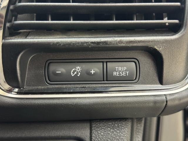 セレナ ハイウェイスター　純正ナビ　アラウンドビューモニター　後席モニター　左右スライドドア　ＬＥＤヘッド・フォグライト　運転支援システム　ＥＴＣ　フルセグＴＶ／ＣＤ／ＤＶＤ／Ｂｌｕｅｔｏｏｔｈ（38枚目）