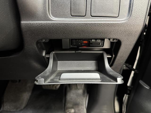 セレナ ハイウェイスター　純正ナビ　アラウンドビューモニター　後席モニター　左右スライドドア　ＬＥＤヘッド・フォグライト　運転支援システム　ＥＴＣ　フルセグＴＶ／ＣＤ／ＤＶＤ／Ｂｌｕｅｔｏｏｔｈ（59枚目）