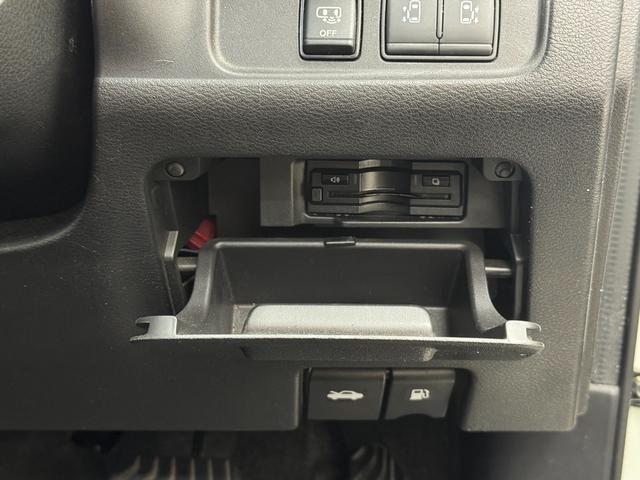 セレナ ハイウェイスター　Ｖセレクション　アルパイン１１インチナビ　アラウンドビューモニター　アルパイン１２．８インチフリップダウンモニター　プロパイロット　両側パワースライドドア　ＬＥＤヘッドライト　フルセグＴＶ／ＤＶＤ／Ｂｌｕｅｔｏｏｔｈ（24枚目）