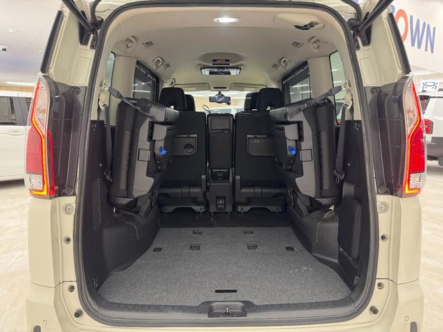 セレナ ハイウェイスター　Ｖセレクション　アルパイン１１インチナビ　アラウンドビューモニター　アルパイン１２．８インチフリップダウンモニター　プロパイロット　両側パワースライドドア　ＬＥＤヘッドライト　フルセグＴＶ／ＤＶＤ／Ｂｌｕｅｔｏｏｔｈ（40枚目）