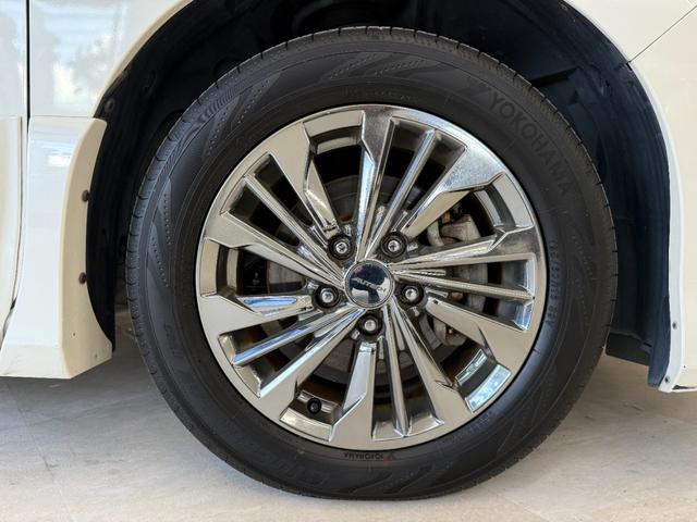 セレナ ライダー　Ｓ－ハイブリッド　純正８インチナビ　フルセグＴＶ　ＣＤ／ＤＶＤ／Ｂｌｕｅｔｏｏｔｈ　アラウンドビューモニター　後席フリップダウンモニター　インテリジェントキー　両側スライドドア　社外デジタルインナールームミラー（2枚目）