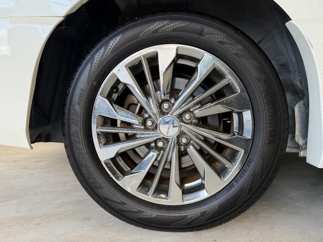 セレナ ライダー　Ｓ－ハイブリッド　純正８インチナビ　フルセグＴＶ　ＣＤ／ＤＶＤ／Ｂｌｕｅｔｏｏｔｈ　アラウンドビューモニター　後席フリップダウンモニター　インテリジェントキー　両側スライドドア　社外デジタルインナールームミラー（3枚目）