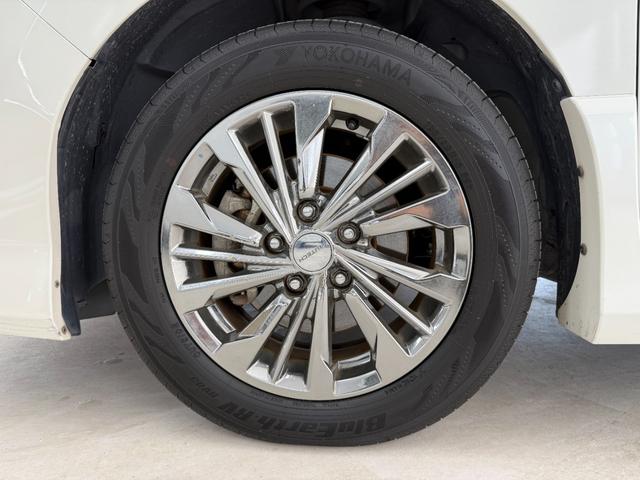 セレナ ライダー　Ｓ－ハイブリッド　純正８インチナビ　フルセグＴＶ　ＣＤ／ＤＶＤ／Ｂｌｕｅｔｏｏｔｈ　アラウンドビューモニター　後席フリップダウンモニター　インテリジェントキー　両側スライドドア　社外デジタルインナールームミラー（5枚目）