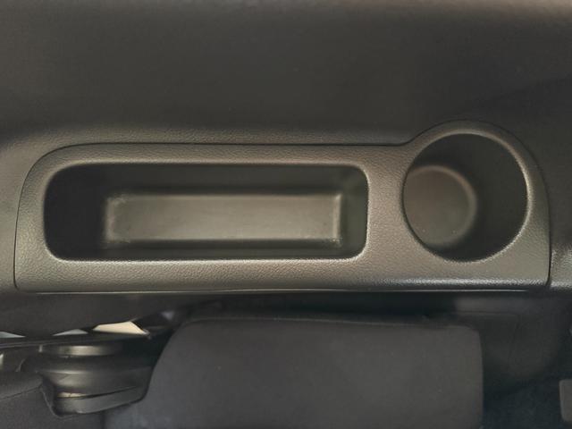 セレナ ライダー　Ｓ－ハイブリッド　純正８インチナビ　フルセグＴＶ　ＣＤ／ＤＶＤ／Ｂｌｕｅｔｏｏｔｈ　アラウンドビューモニター　後席フリップダウンモニター　インテリジェントキー　両側スライドドア　社外デジタルインナールームミラー（15枚目）