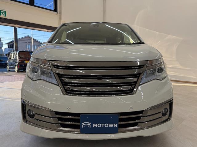 セレナ ライダー　Ｓ－ハイブリッド　純正８インチナビ　フルセグＴＶ　ＣＤ／ＤＶＤ／Ｂｌｕｅｔｏｏｔｈ　アラウンドビューモニター　後席フリップダウンモニター　インテリジェントキー　両側スライドドア　社外デジタルインナールームミラー（19枚目）