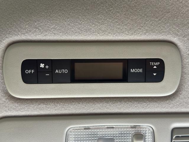 セレナ ライダー　Ｓ－ハイブリッド　純正８インチナビ　フルセグＴＶ　ＣＤ／ＤＶＤ／Ｂｌｕｅｔｏｏｔｈ　アラウンドビューモニター　後席フリップダウンモニター　インテリジェントキー　両側スライドドア　社外デジタルインナールームミラー（25枚目）