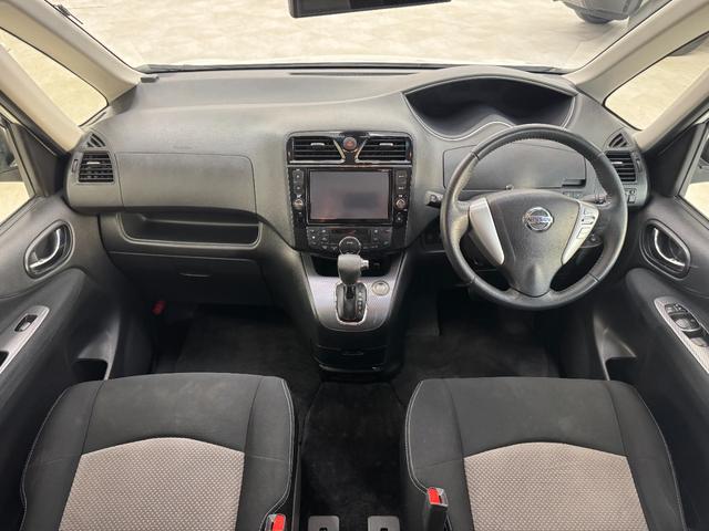 セレナ ライダー　Ｓ－ハイブリッド　純正８インチナビ　フルセグＴＶ　ＣＤ／ＤＶＤ／Ｂｌｕｅｔｏｏｔｈ　アラウンドビューモニター　後席フリップダウンモニター　インテリジェントキー　両側スライドドア　社外デジタルインナールームミラー（26枚目）