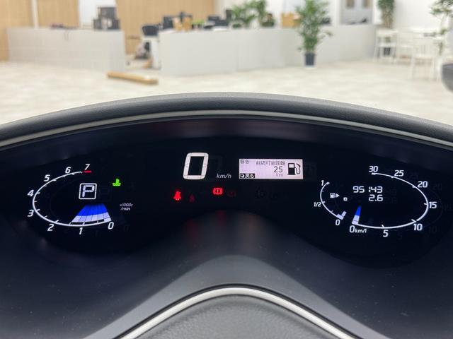 セレナ ライダー　Ｓ－ハイブリッド　純正８インチナビ　フルセグＴＶ　ＣＤ／ＤＶＤ／Ｂｌｕｅｔｏｏｔｈ　アラウンドビューモニター　後席フリップダウンモニター　インテリジェントキー　両側スライドドア　社外デジタルインナールームミラー（28枚目）