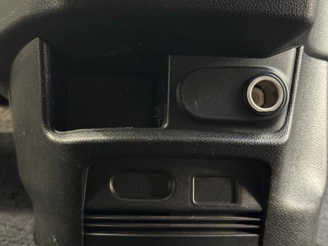 セレナ ライダー　Ｓ－ハイブリッド　純正８インチナビ　フルセグＴＶ　ＣＤ／ＤＶＤ／Ｂｌｕｅｔｏｏｔｈ　アラウンドビューモニター　後席フリップダウンモニター　インテリジェントキー　両側スライドドア　社外デジタルインナールームミラー（36枚目）