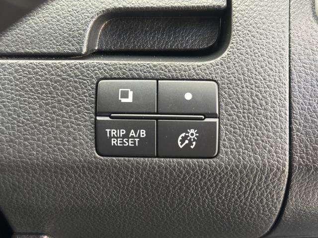 セレナ ライダー　Ｓ－ハイブリッド　純正８インチナビ　フルセグＴＶ　ＣＤ／ＤＶＤ／Ｂｌｕｅｔｏｏｔｈ　アラウンドビューモニター　後席フリップダウンモニター　インテリジェントキー　両側スライドドア　社外デジタルインナールームミラー（37枚目）