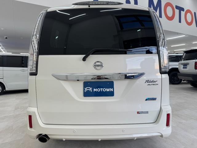 セレナ ライダー　Ｓ－ハイブリッド　純正８インチナビ　フルセグＴＶ　ＣＤ／ＤＶＤ／Ｂｌｕｅｔｏｏｔｈ　アラウンドビューモニター　後席フリップダウンモニター　インテリジェントキー　両側スライドドア　社外デジタルインナールームミラー（42枚目）