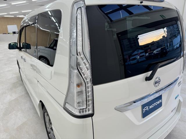 セレナ ライダー　Ｓ－ハイブリッド　純正８インチナビ　フルセグＴＶ　ＣＤ／ＤＶＤ／Ｂｌｕｅｔｏｏｔｈ　アラウンドビューモニター　後席フリップダウンモニター　インテリジェントキー　両側スライドドア　社外デジタルインナールームミラー（43枚目）