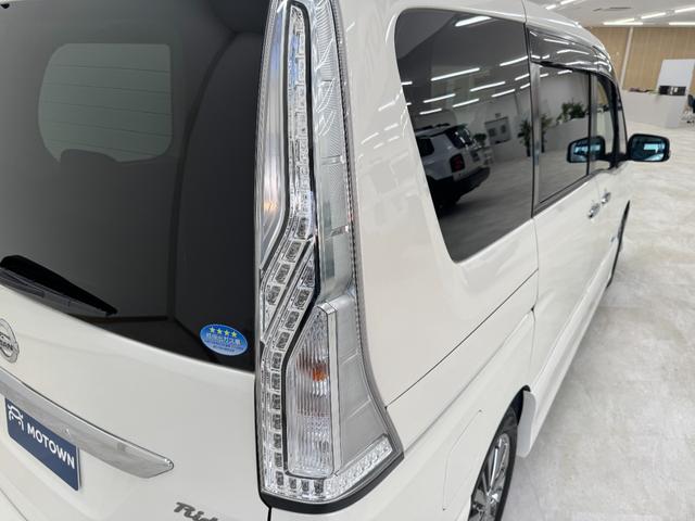 セレナ ライダー　Ｓ－ハイブリッド　純正８インチナビ　フルセグＴＶ　ＣＤ／ＤＶＤ／Ｂｌｕｅｔｏｏｔｈ　アラウンドビューモニター　後席フリップダウンモニター　インテリジェントキー　両側スライドドア　社外デジタルインナールームミラー（44枚目）