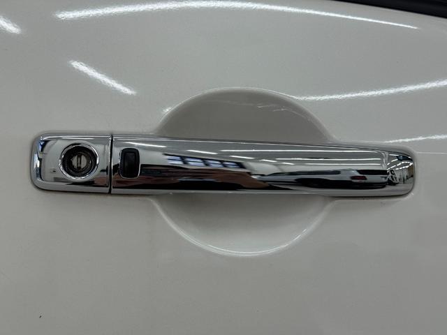 セレナ ライダー　Ｓ－ハイブリッド　純正８インチナビ　フルセグＴＶ　ＣＤ／ＤＶＤ／Ｂｌｕｅｔｏｏｔｈ　アラウンドビューモニター　後席フリップダウンモニター　インテリジェントキー　両側スライドドア　社外デジタルインナールームミラー（51枚目）