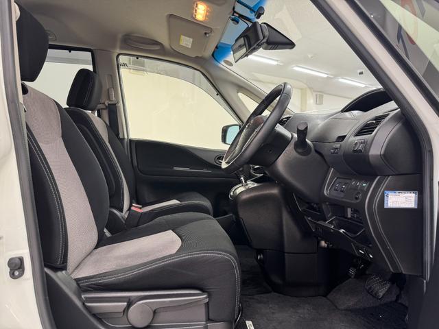 セレナ ライダー　Ｓ－ハイブリッド　純正８インチナビ　フルセグＴＶ　ＣＤ／ＤＶＤ／Ｂｌｕｅｔｏｏｔｈ　アラウンドビューモニター　後席フリップダウンモニター　インテリジェントキー　両側スライドドア　社外デジタルインナールームミラー（57枚目）