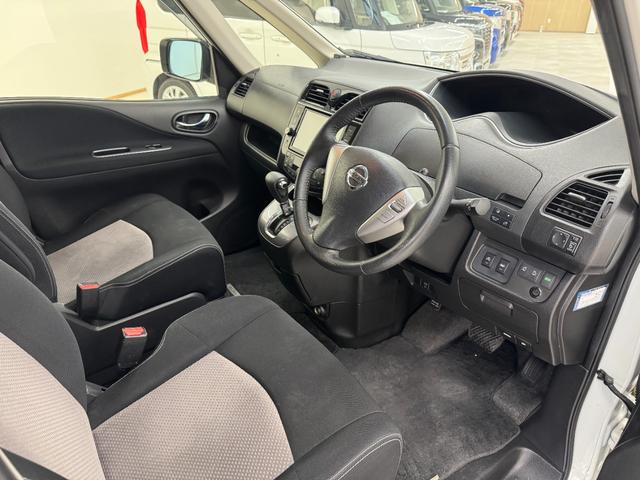 セレナ ライダー　Ｓ－ハイブリッド　純正８インチナビ　フルセグＴＶ　ＣＤ／ＤＶＤ／Ｂｌｕｅｔｏｏｔｈ　アラウンドビューモニター　後席フリップダウンモニター　インテリジェントキー　両側スライドドア　社外デジタルインナールームミラー（58枚目）