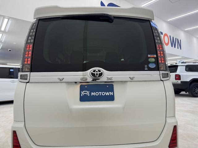 ヴォクシー ZS 煌 両側パワースライドドア フリップダウンモニター 純正アルミホイール ETC フルセグTV/CD/DVD/Bluetooth 社外レーダー探知機 LEDヘッドライト(19枚目)