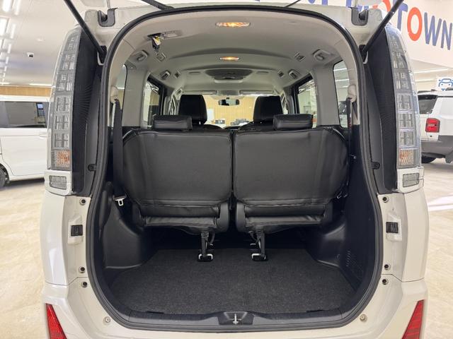 ヴォクシー ZS 煌 両側パワースライドドア フリップダウンモニター 純正アルミホイール ETC フルセグTV/CD/DVD/Bluetooth 社外レーダー探知機 LEDヘッドライト(28枚目)