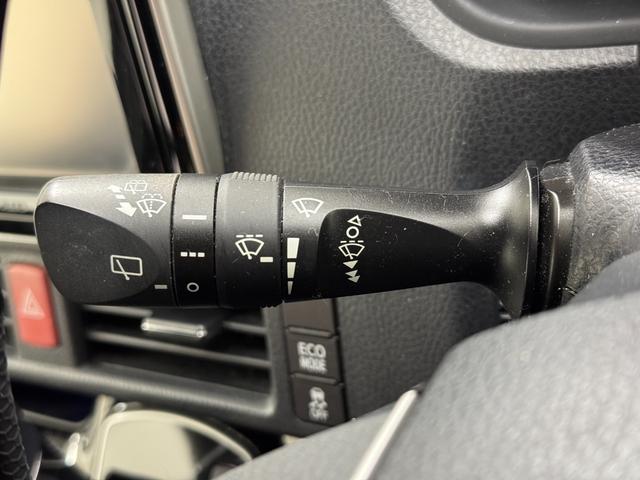 エスクァイア Gi パノラミックビューモニター TRDフロントグリル 純正フリップダウンモニター シートヒーター オートクルーズ 両側パワースライド スマートキー ETC フルセグTV/CD/DVD/Bluetooth(13枚目)