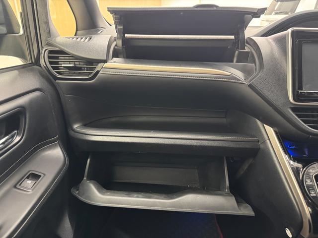 エスクァイア Gi パノラミックビューモニター TRDフロントグリル 純正フリップダウンモニター シートヒーター オートクルーズ 両側パワースライド スマートキー ETC フルセグTV/CD/DVD/Bluetooth(20枚目)